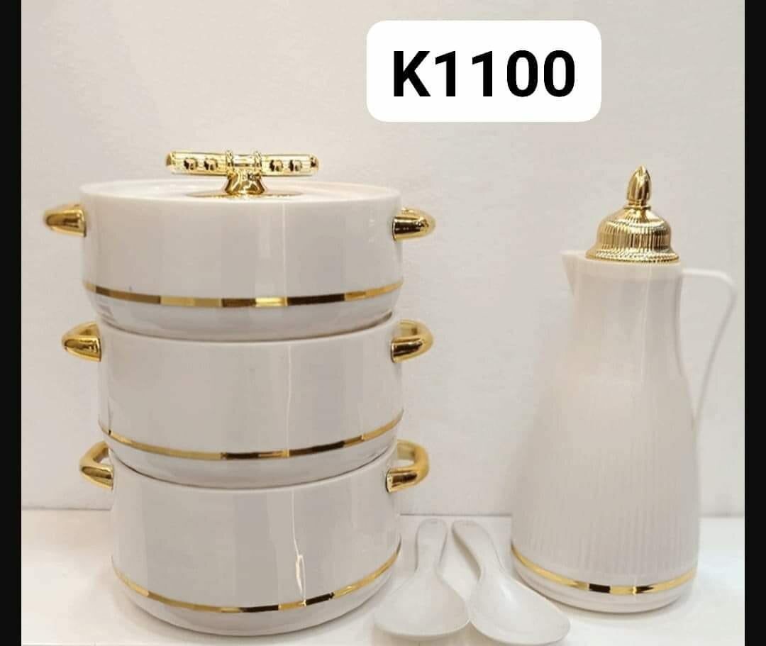 setting with 3 ceramix pots, 2 spoons with a jug, white