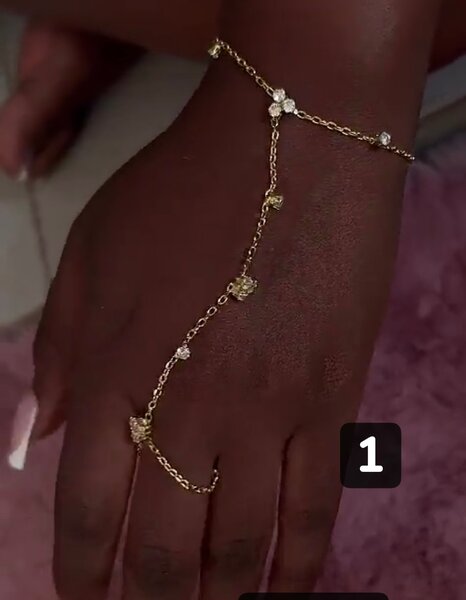 Bracelet chaîne fleurie