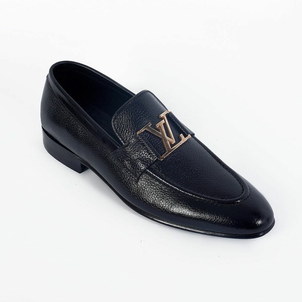 Causal shoes