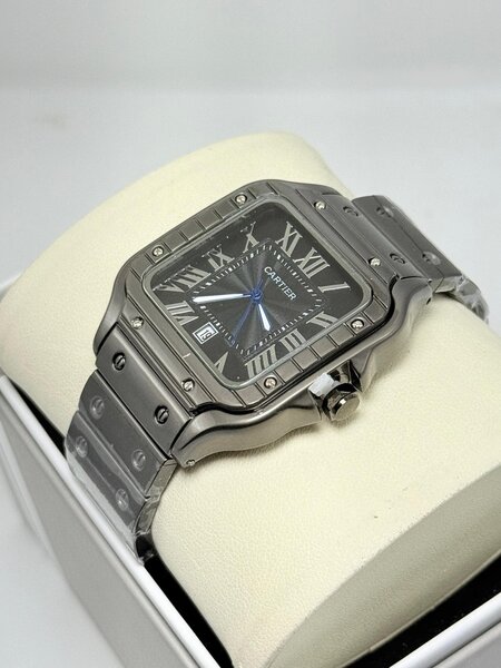 Montre Cartier Santos élégante