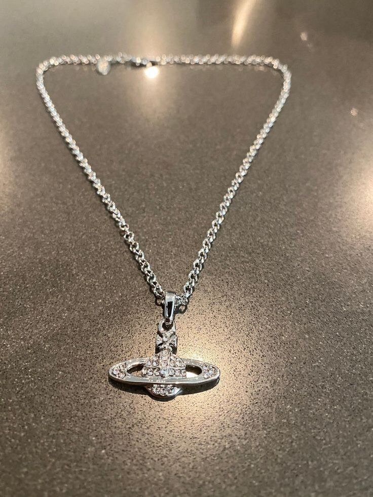 CHAÎNE VIVIENNE WESTWOOD