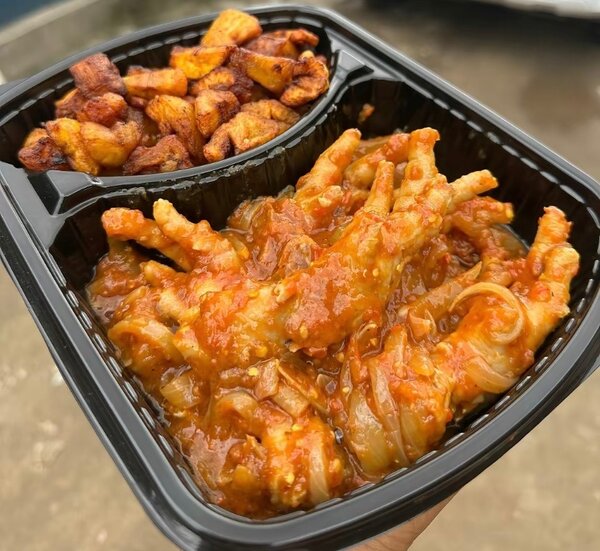 Poulet épicé avec plantains