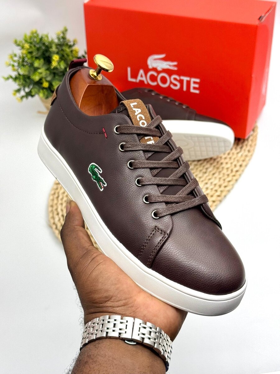 LACOSTE COFFE AND WHITE
