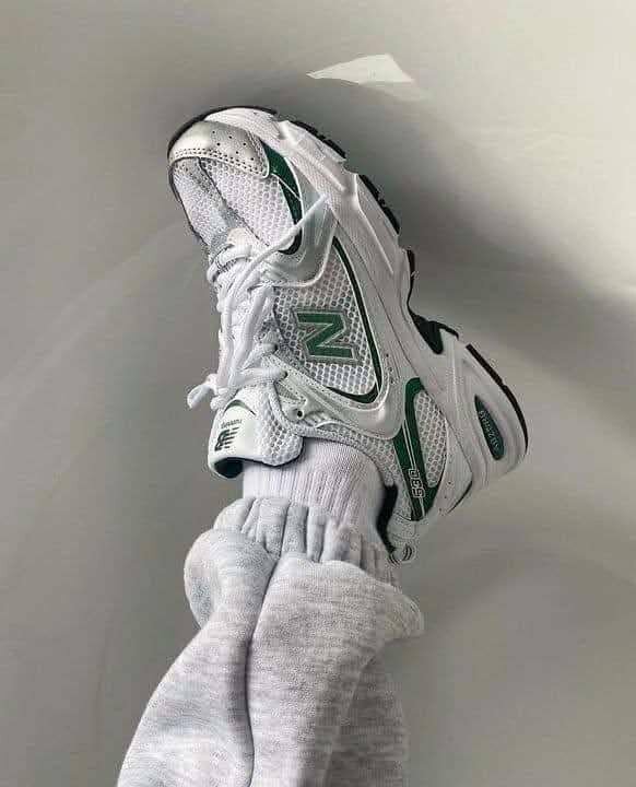 Des chaussures disponibles pou