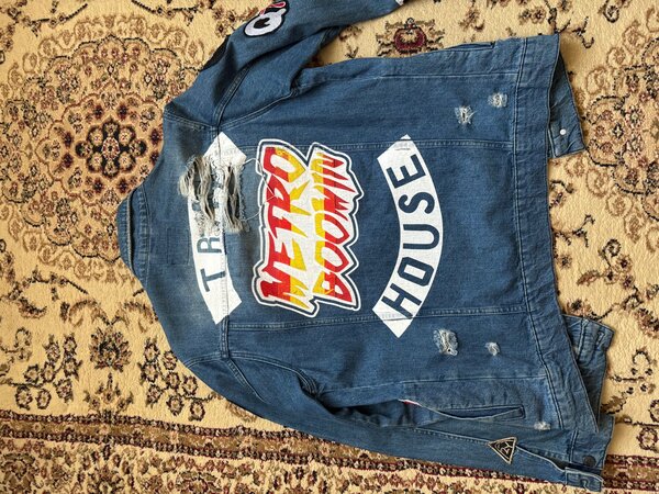 Джинсовая куртка