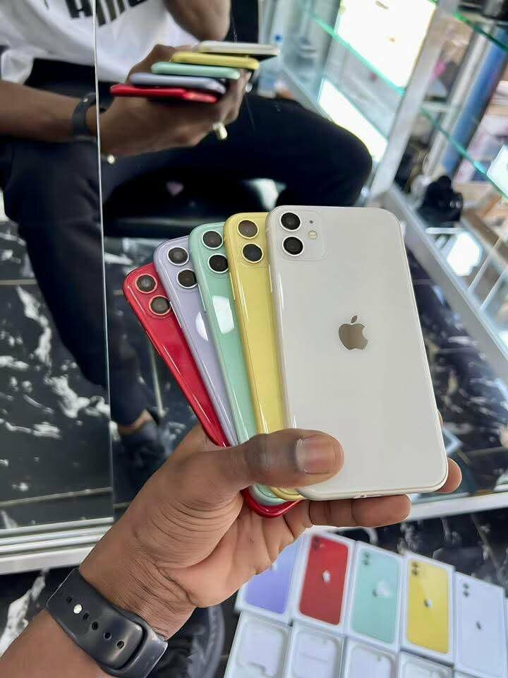 IPHONES 11SIMPLE CASI NEUF