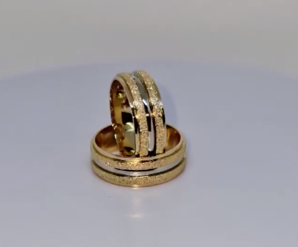 Bague alliance or jaune sablé 18k (LARGEUR 7MM)