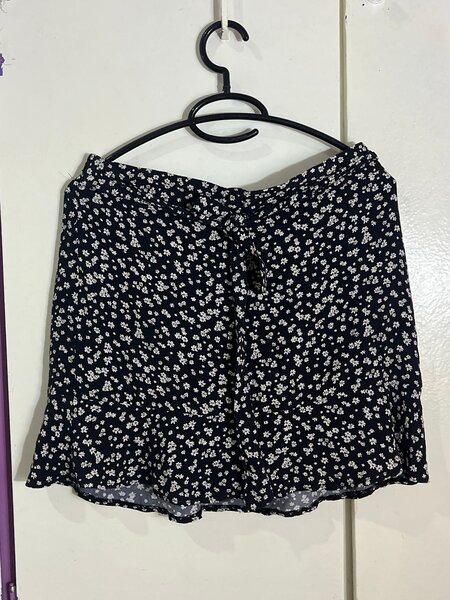 Jupe fleurie noir et blanc