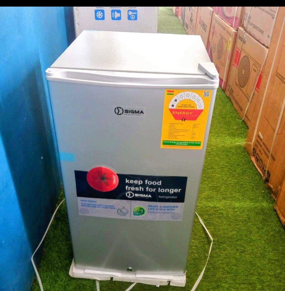 Unitek table top fridge