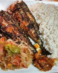 Délicieuse Assiette de Riz et Poisson Grillé