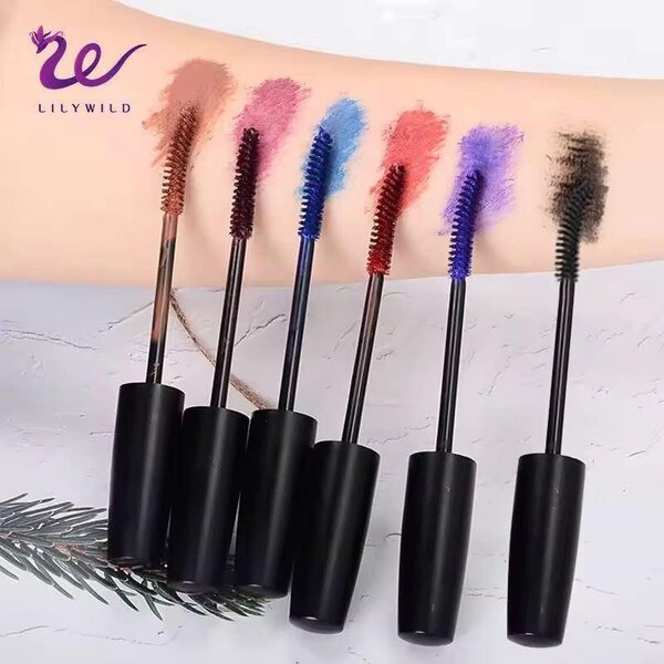 Mascara colorée longue tenue