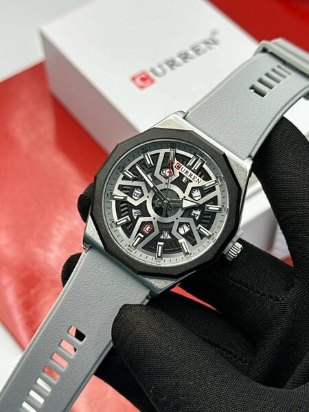 Curren montre élégante