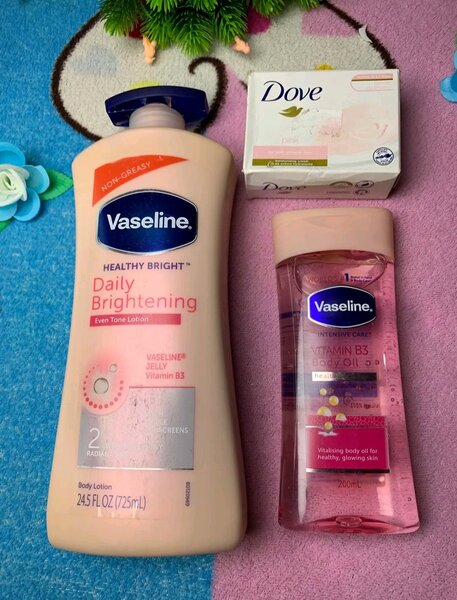 Ensemble de soins pour le corps Vaseline et Dove