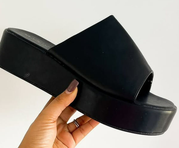 BLACK FLATFORMS