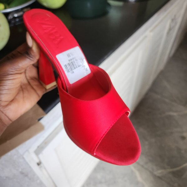 Sandales rouges Zara talon