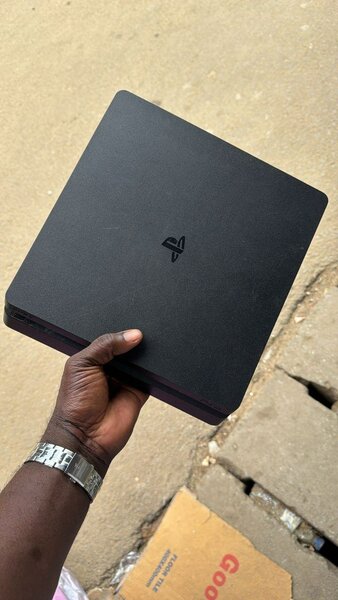 Console PlayStation 4 Slim