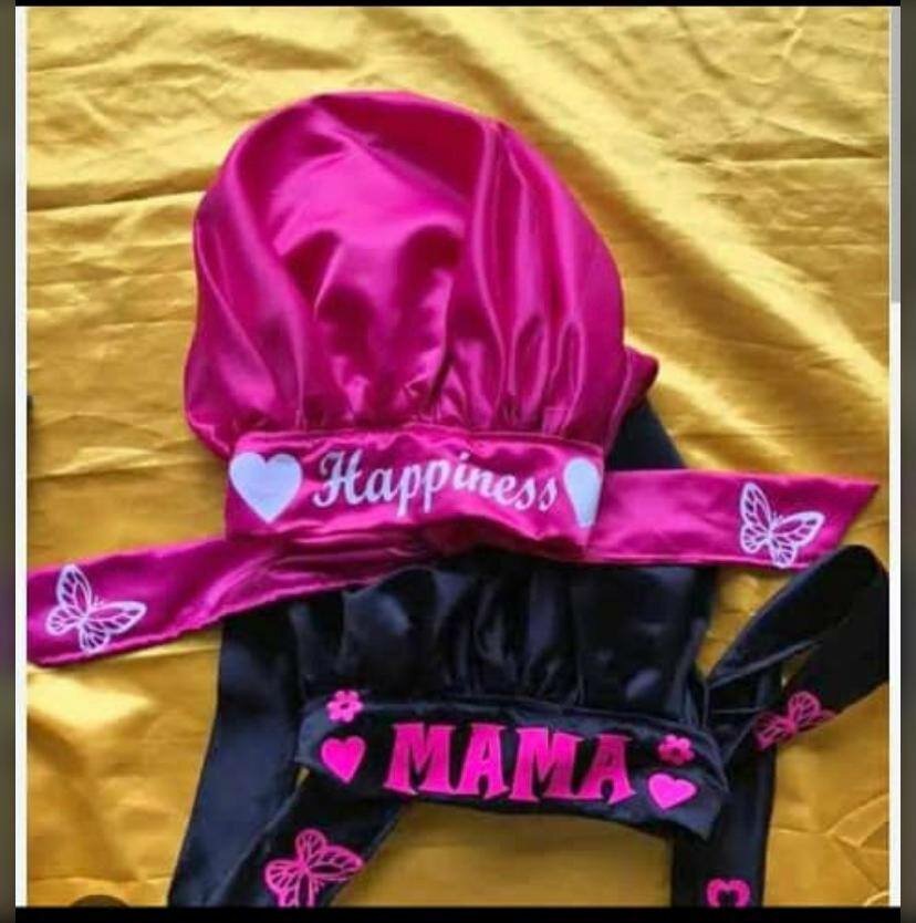 Bonnets en satin personnalisés