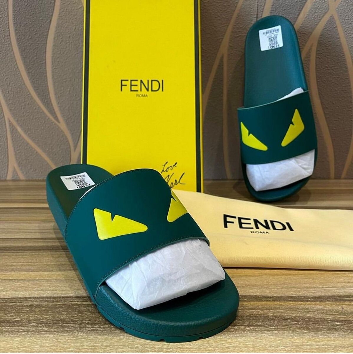 Claquettes tendance Fendi