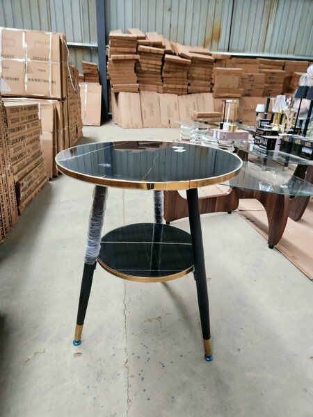 Table d'appoint moderne