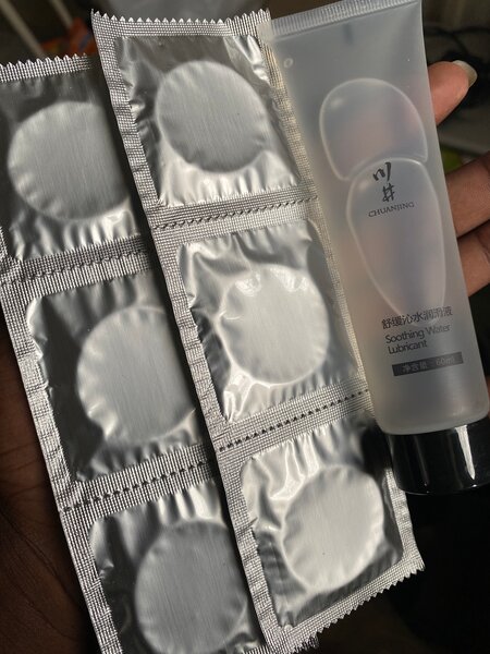 Pack de préservatifs et lubrifiant