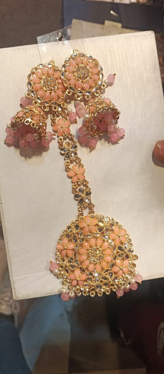 Kundan Bandia Earing set