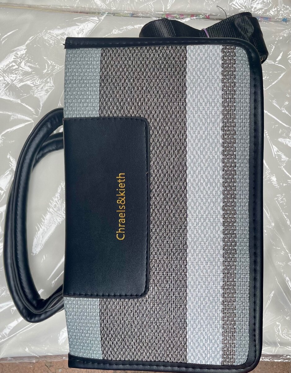 Sac à main rayé élégant