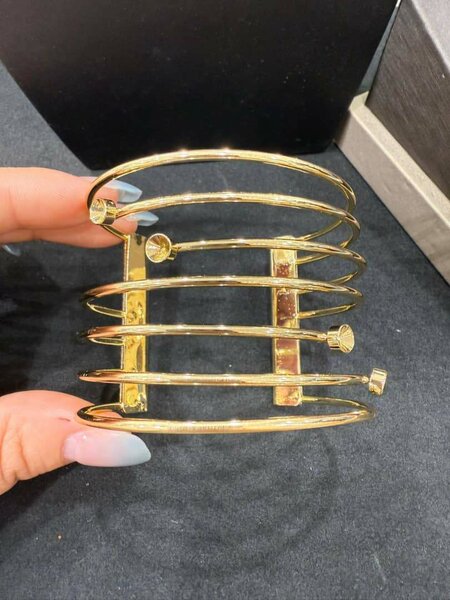 Bracelet manchette doré élégant