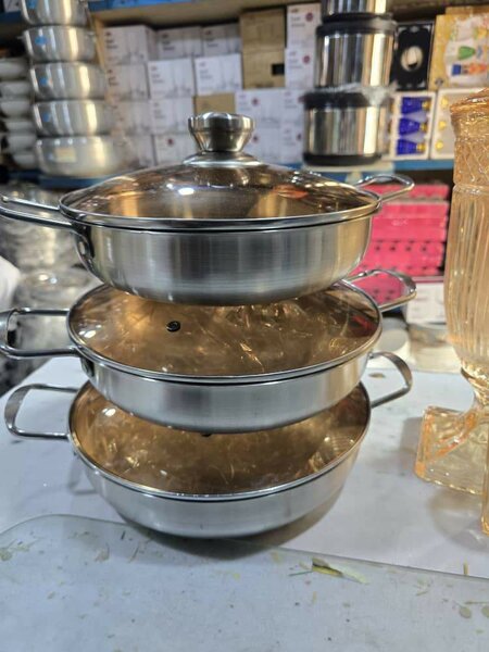 Casseroles en acier inoxydable