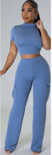 Pantalon de costume en maille avec poches et haut court à col bleu