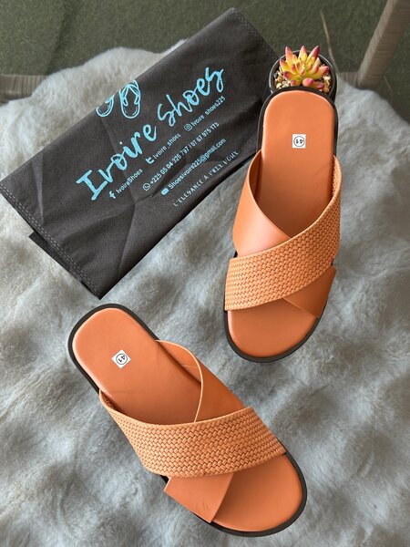 Sandales croisées en cuir