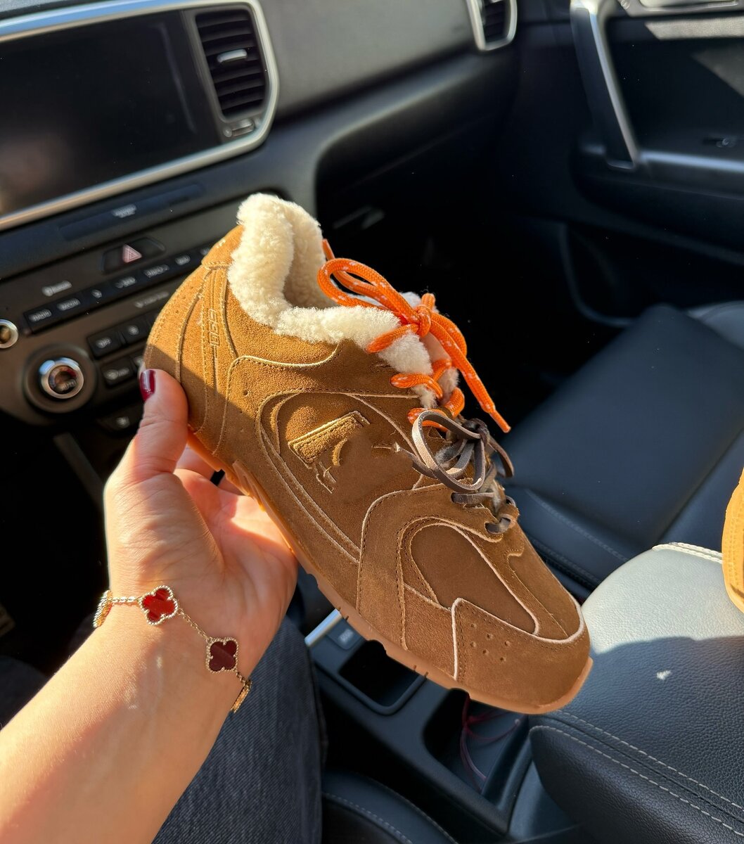 Утеплённые кроссовки