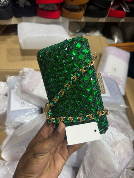 Pochette Cloutée Vert Émeraude