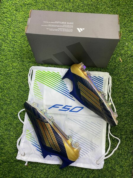 Chaussures de Foot F50 Premium