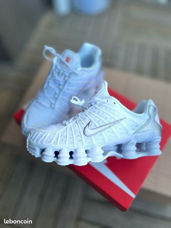 Baskets Nike Blanches Sport