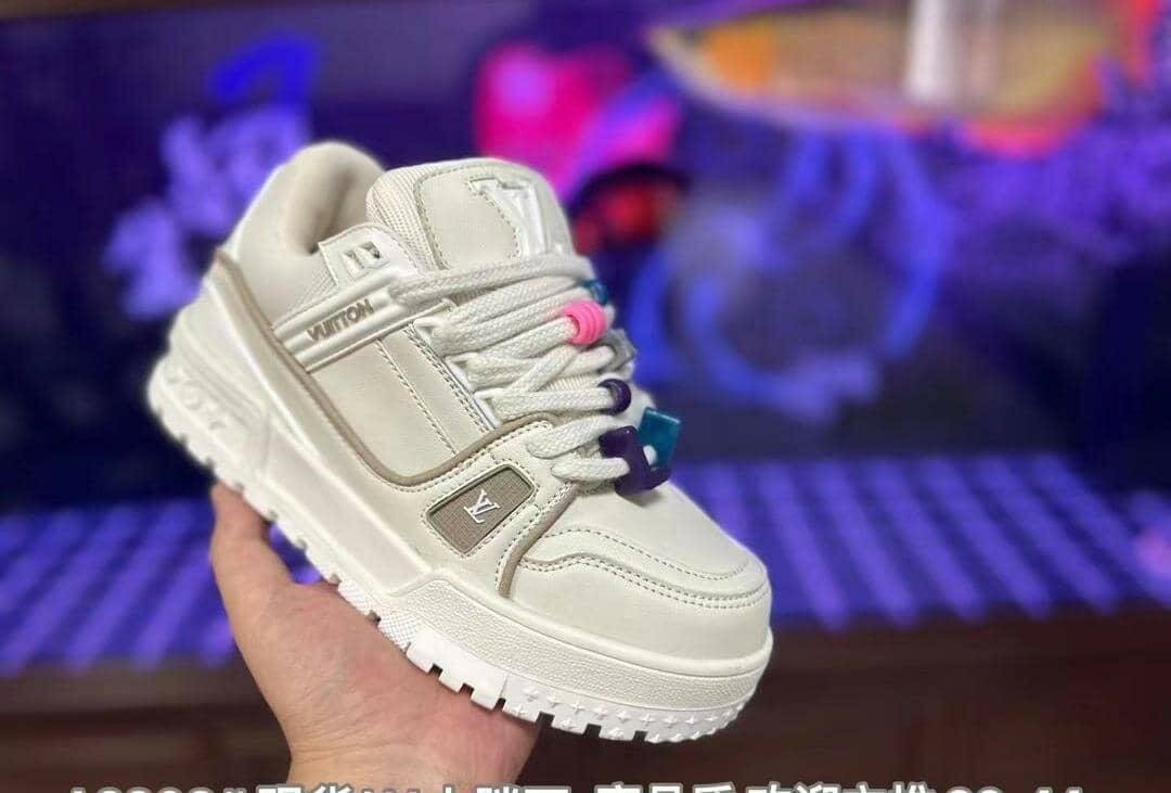 Lv sneakers