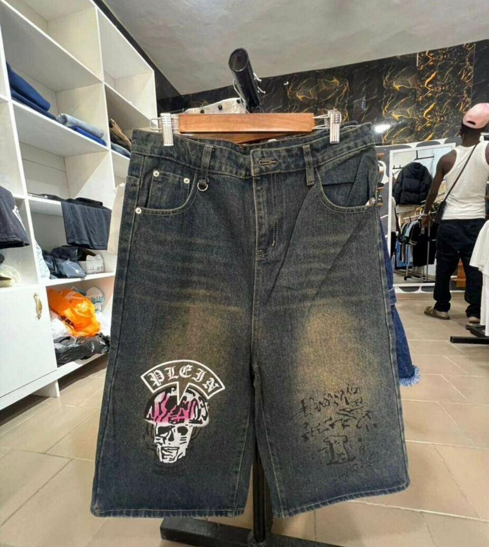 Shorts en jean avec motif crâne