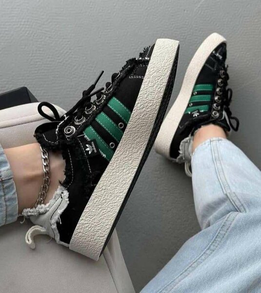 Chaussures basses Adidas