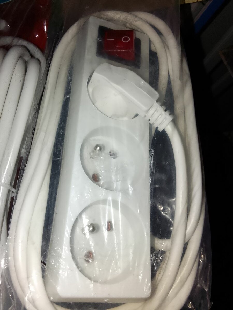 Multiprise électrique avec interrupteur