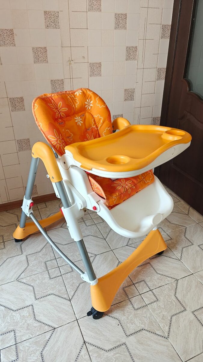 Стульчик для кормления