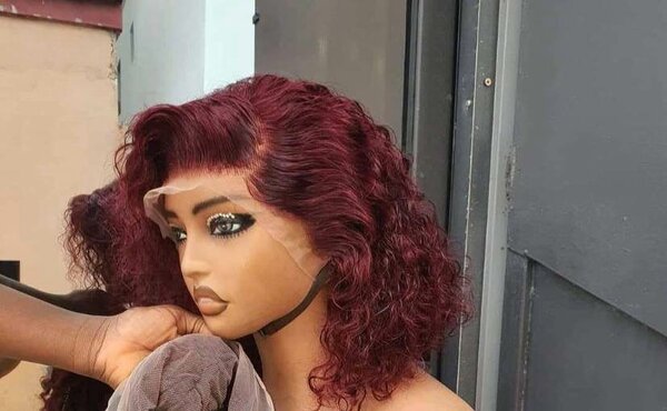 Perruque Bouclée en Dentelle