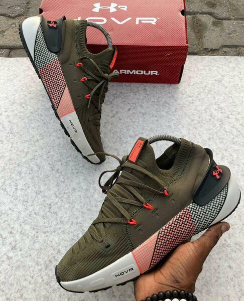 Nike Under armour original dans carton