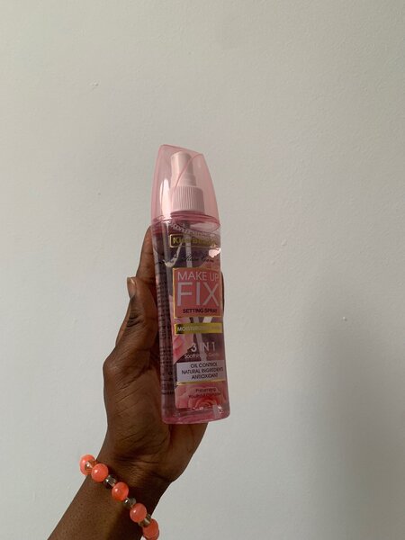 Spray fixateur maquillage 3-en-1
