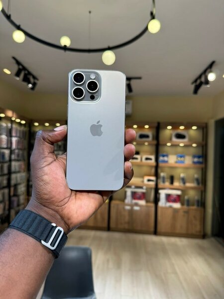 15 pro max eSIM unlock 256gig