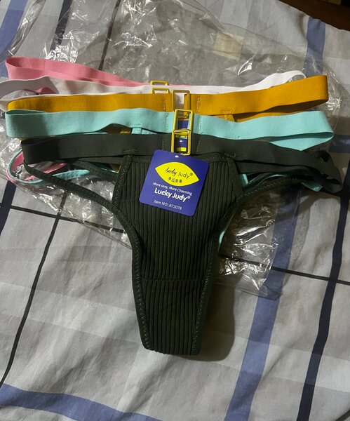 String en dentelle élégants