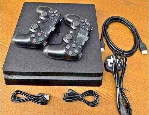 Console de Jeu PS4 avec Manettes