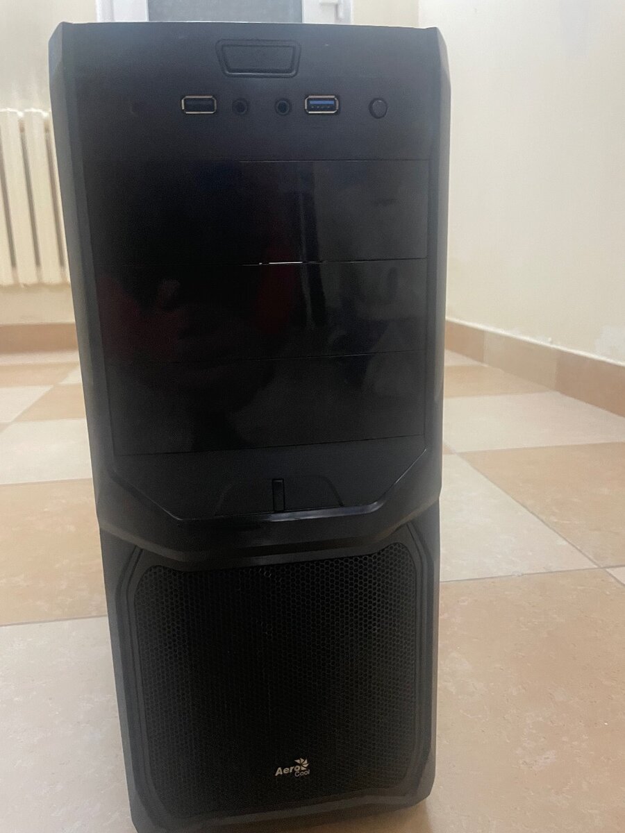 Продам корпус с кулерами и блоком питания