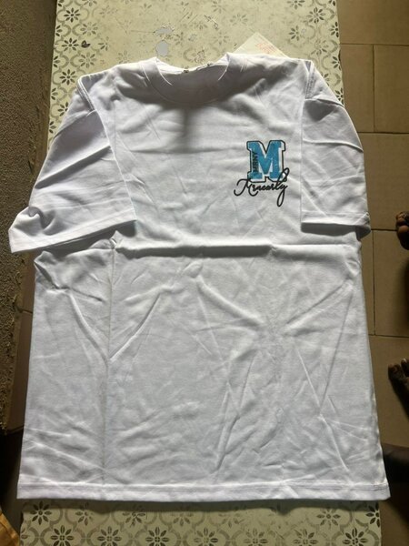 T-shirt blanc imprimé tendance