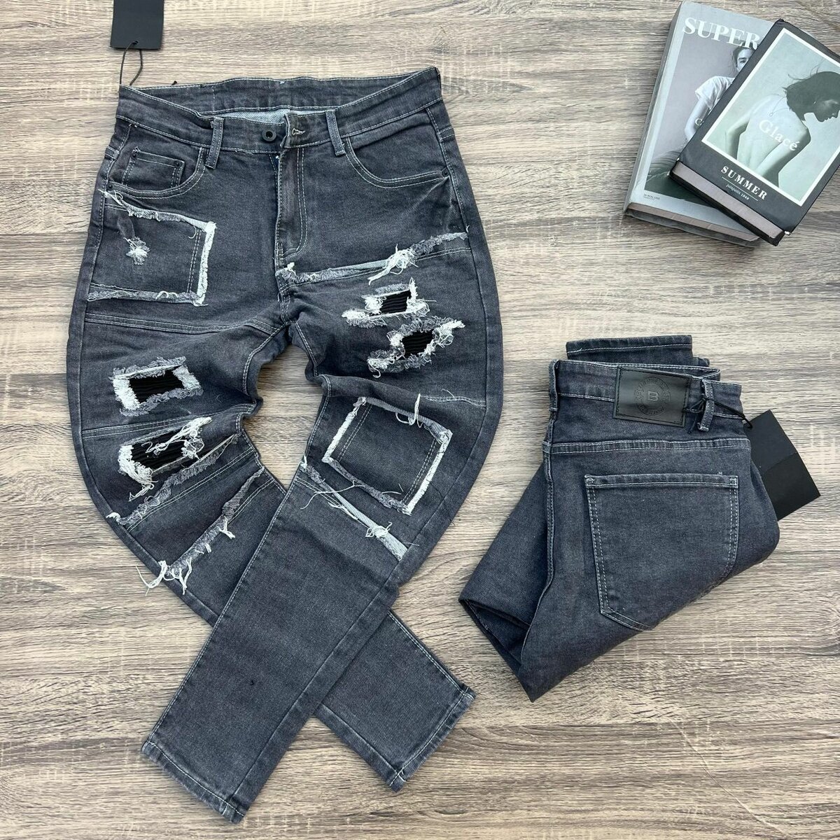 Stock jeans tra