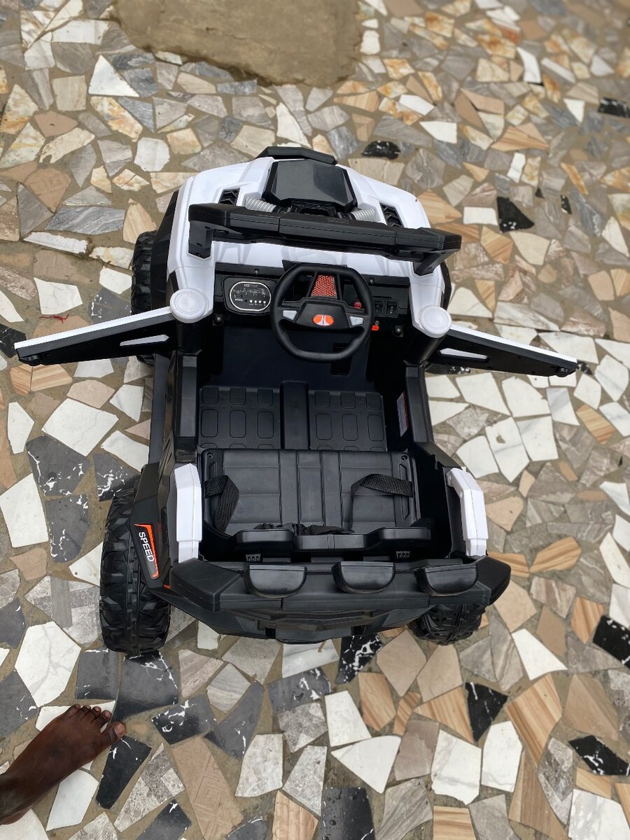 Voiture électrique enfant 4x4