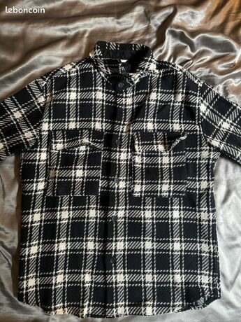 Chemise à carreaux noire